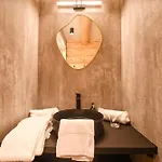 Logis Hotel-restaurant Domaine De Montecristo Et L'evasion Dantes 3*