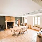 Hotel Logis Hotel-restaurant Domaine De Montecristo Et L'evasion Dantes 3*