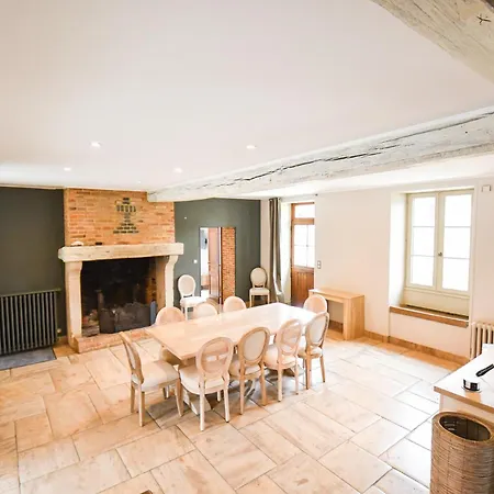 Hotel Logis Hotel-restaurant Domaine De Montecristo Et L'evasion Dantes 3*