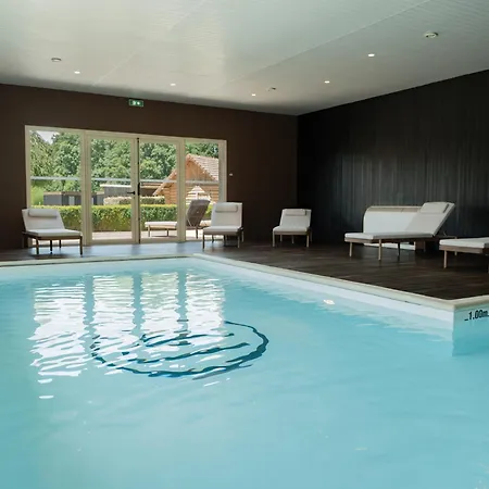 Logis Hotel-restaurant Domaine De Montecristo Et L'evasion Dantes فندق