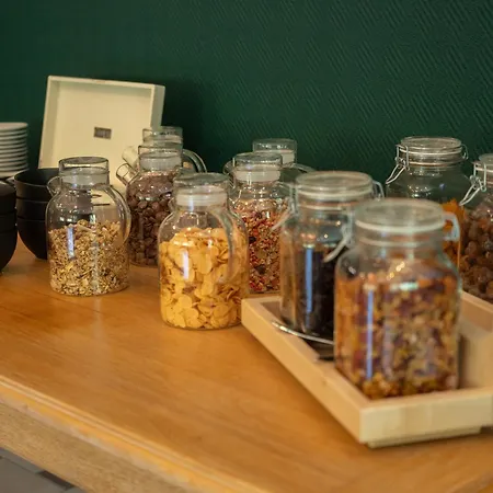 فندق Logis Hotel-restaurant Domaine De Montecristo Et L'evasion Dantes 3*