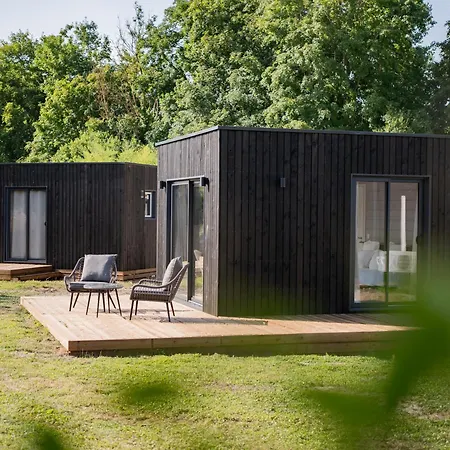 Logis Hotel-restaurant Domaine De Montecristo Et L'evasion Dantes 3*