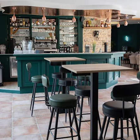 Logis Hotel-restaurant Domaine De Montecristo Et L'evasion Dantes 3* Bourguignons