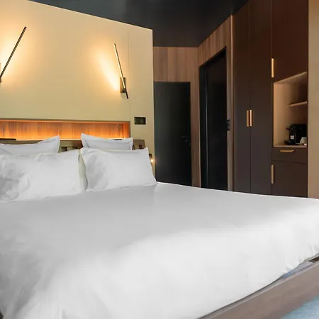 فندق Logis Hotel-restaurant Domaine De Montecristo Et L'evasion Dantes 3*